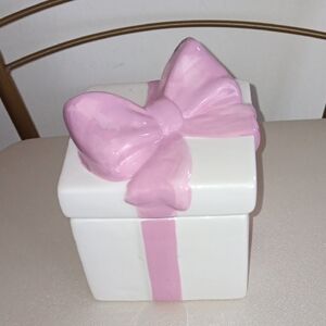 Viral Pink and White Gift Box Candle Holder